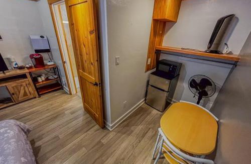 Kings Beach Ski Chalet | Mountain lakeview hotel family-friendly with golf skiing WiFi & Netflix