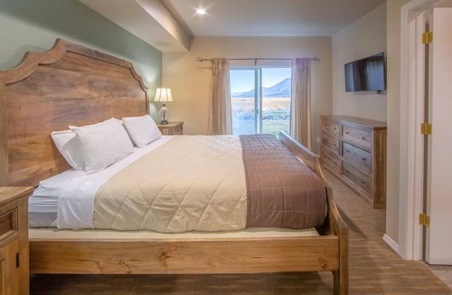 Genoa Hotel | Mountain Luxury Stay | Hot Springs, Spa & Premier Comfort Near Sierra Nevada