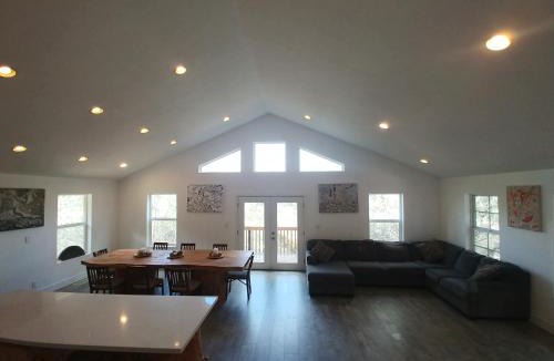 Groveland House | Mountain Place