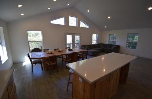 Groveland House | Mountain Place