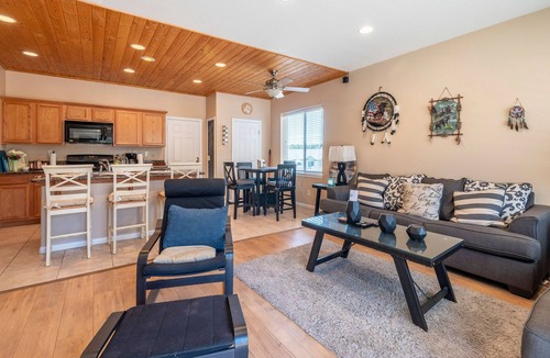 Big Bear Cottage | Mountain Retreat near Big Bear Lake – 3 BR, 2. BA,