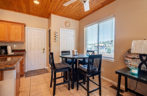 Big Bear Cottage | Mountain Retreat near Big Bear Lake – 3 BR, 2. BA,