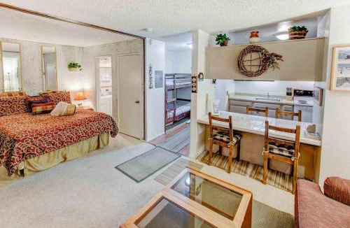 Mammoth Lakes House | Mountain Shadows #F02 - Near Shuttle & Shopping