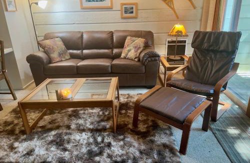 Mammoth Lakes House | Mountain Shadows #F02 - Near Shuttle & Shopping