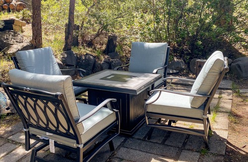 Kings Beach Ski Chalet | Mountain-side home base with fireplace, WiFi, full kitchen & patio with firepit