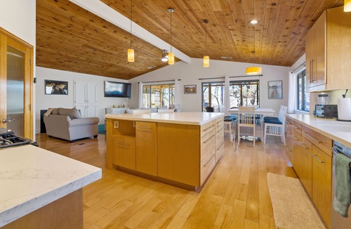 Three Rivers House | MOUNTAIN TOP WITH 4 ACRES AND SPECTACULAR VIEWS WITH HOT TUB