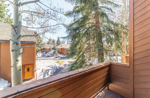 Mammoth Lakes House | Mountain Townhome w/Jacuzzi, Pool & Tennis 380