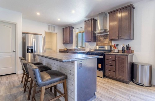 Crowley Lake House | Mountain View Crowley Lake 4/2/1 Brand New Home