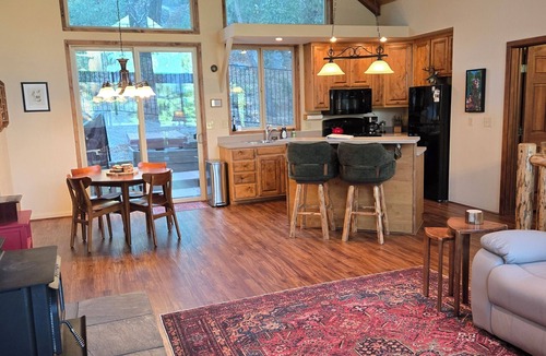 Idyllwild Cabin | Mountain View: Gorgeous Views, AC, Jacuzzi bathtub!