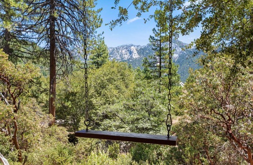 Idyllwild Cabin | Mountain View: Gorgeous Views, AC, Jacuzzi bathtub!