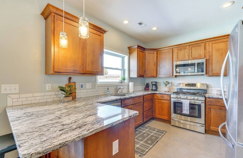 Pueblo House | Mountain-View Hideaway w/Patio in Pueblo!