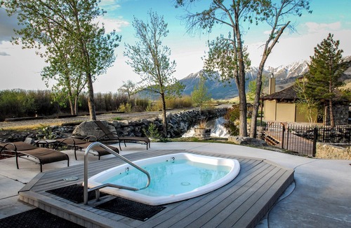 Minden Villa | Mountain Views. Outdoor Hot Springs & Pool