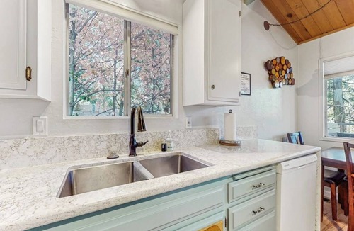 Arrowhead Villas Cabin | Mountainside Retreat w/Fireplace, BBQ & Furnished Deck - Near Village