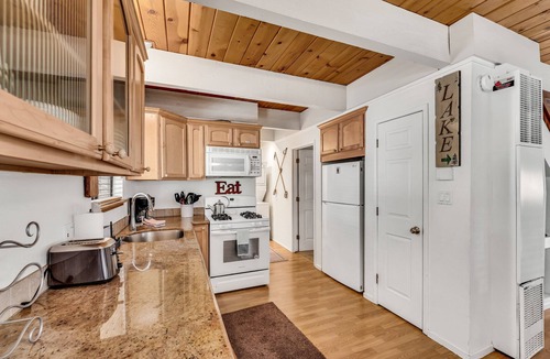 Incline Village Cabin | Mt. Rose A-Frame Cabin | Deck | BBQ