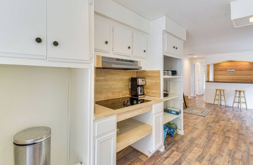 Coulterville Cottage | Mtn-view Coulter Escape w/Rustic Tree Lookout