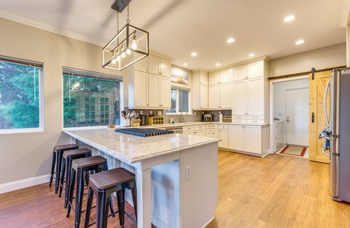 Sparks House | Mtn-View Haven w/Hot Tub! 28 Mi to Mt Rose Ski