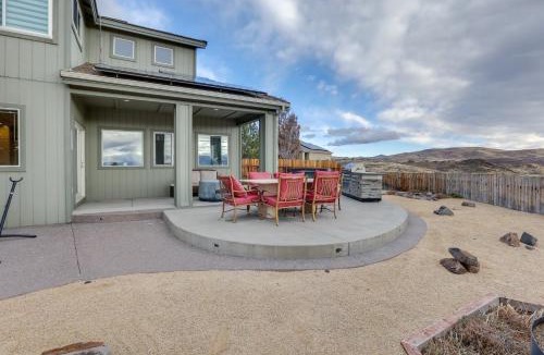 Sparks House | Mtn-View Haven w/Hot Tub! 28 Mi to Mt Rose Ski