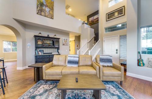 Sparks House | Mtn-View Haven w/Hot Tub! 28 Mi to Mt Rose Ski