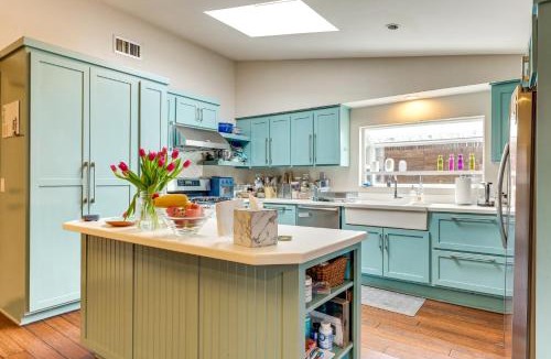 Eagle Rock House | Mtn-View LA Stay | Family Ready + Prime Location