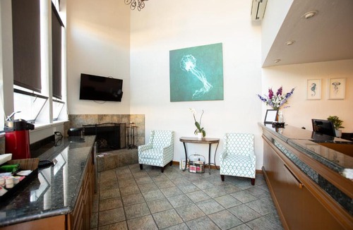 Munras Avenue Hotel | Munras Inn