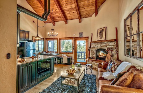 Tahoe Village Cabin | Mv8 lakeview across from Heavenly