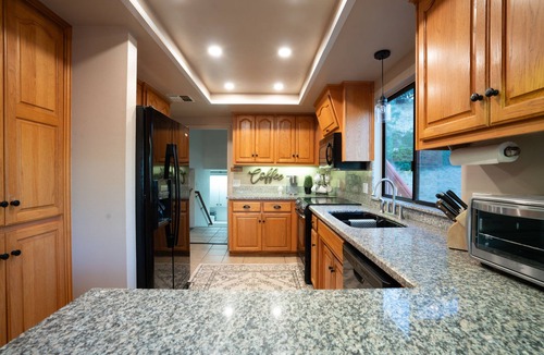 Oak Shores House | Naci Lakeview Retreat with Game Room!