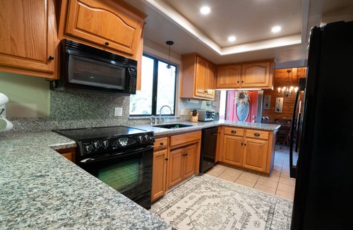 Oak Shores House | Naci Lakeview Retreat with Game Room!
