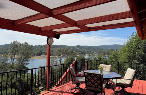 Oak Shores House | Naci Lakeview Retreat with Game Room!