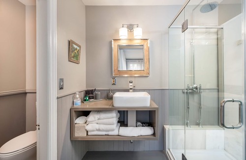 Half Moon Bay Bed & Breakfast | Nantucket Whale Inn