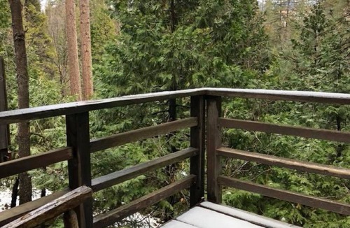 Fish Camp Hotel | Narrow Gauge Inn - King Bedroom
