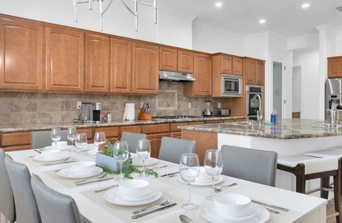 Desert Hot Springs Villa | Natural Springs-2 acre, Games+karaoke, fit,views.