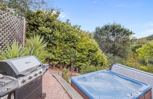 San Rafael House | NATURE HOME W/ HOTTUB & POOL TABLE | 20 MINS GOLDEN GATE BRIDGE
