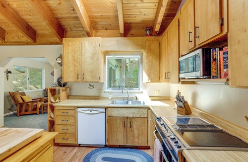 Lake Almanor Country Club House | Near Beaches & Boat Launches! Lake Almanor Getaway