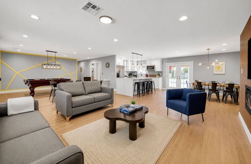 Paradise Villa | Near convention center! VIP High End 6BR w, Big Pool and Huge Yard. Enjoy!