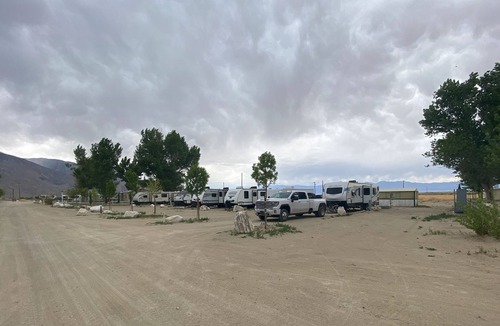 Olancha RV Rental | Near Eastern Sierras RV Campsite #13 at Lake Olancha