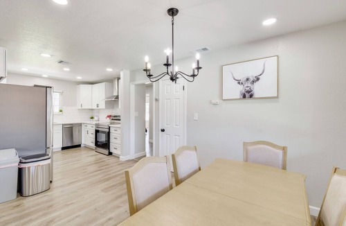 Raisin House | Near Fresno State & Malls! Family-Friendly Home