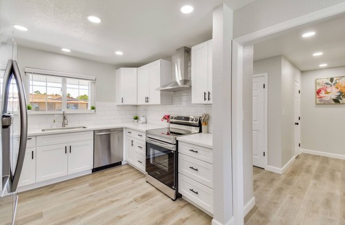 Raisin House | Near Fresno State & Malls! Family-Friendly Home