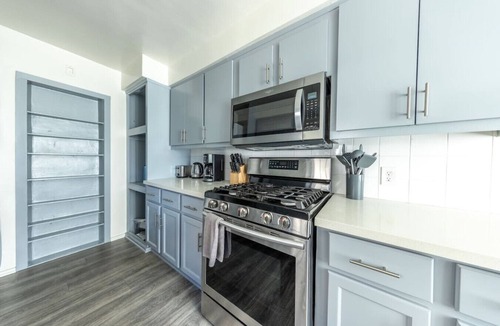 Willmore House | Near Long Beach Downtown Full House | 2 King6Queen