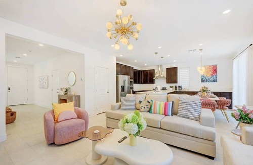 Sovana House | Near Strip Beautiful 6BR7Beds Arcade Game