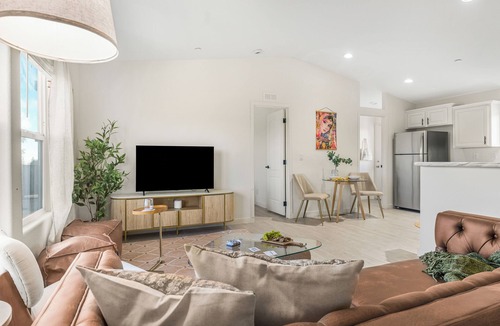 Paso Robles House | Near Tasting Rooms + Outdoor Dining + Views | Sip and Stay at Vahali Vineyards