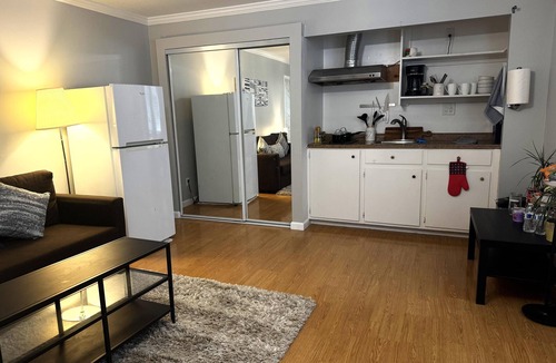Fremont House | nEnjoyable private entry unit with private bathroom, kitchen, washer and dryern