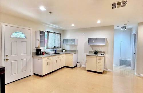Monterey Park House | New 20% off Lovely House 1BR 1BA 15 mins to DTLA