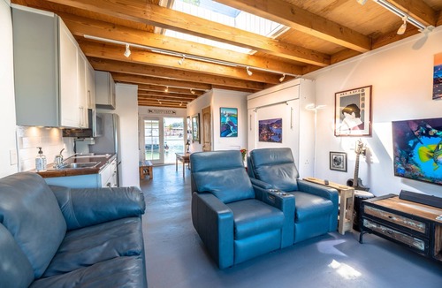 San Rafael Boat Rental | NEW!Avail MLK & Pres. Week! Stunning Studio Floating Home!SF&Sausalito!WiFi