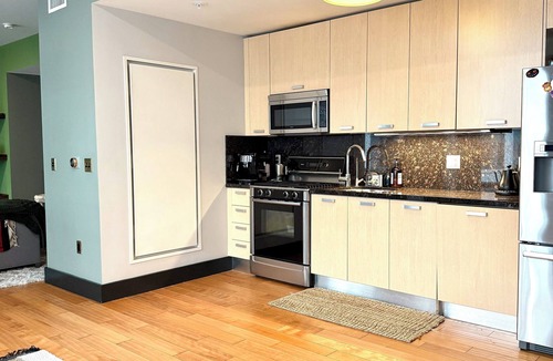 Historic Core Condo | NEW Cozy and Quiet Loft in DTLA. Free Parking