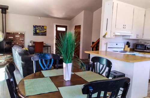 Tuolumne House | NEW! Cozy Secluded House w/Deck - Near Yosemite!