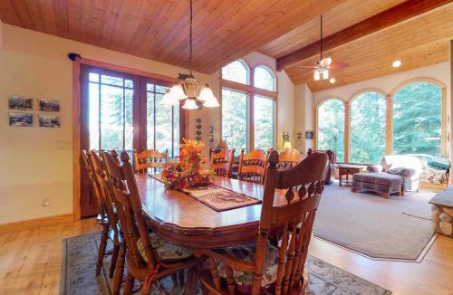 Shaver Lake House | New England Cottage