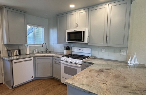 Morro Bay Condo | New! Exceptional quality 2 Bedroom Morro Rock view home 2 blocks to embarcadero