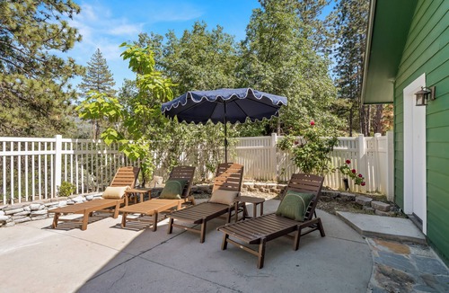 North Fork Cabin | NEW Hot Tub-Pool-Sauna-Game Room