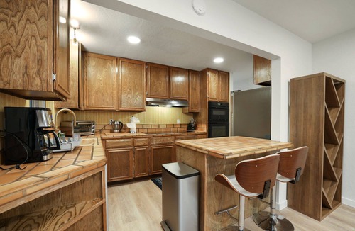 Country Club Estates Ski Chalet | *New Listing* This is a 3 bedroom, 2.5 bathroom home that sleeps 8