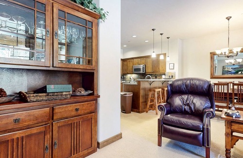Woodwinds Condo | NEW LISTING! Woodwinds #1303 (4-Bedroom Condo) - Pets Allowed by RedAwning